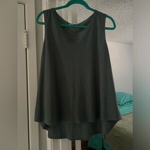 Green XL tank top Tres Bien
